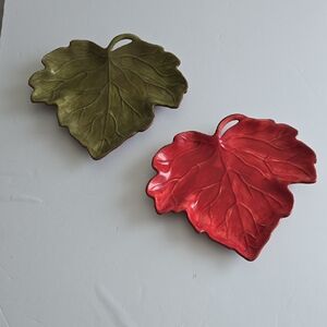 Set Of 2 Boston Warehouse Autumn Harvest Leaf Ceramic Tray Red Green